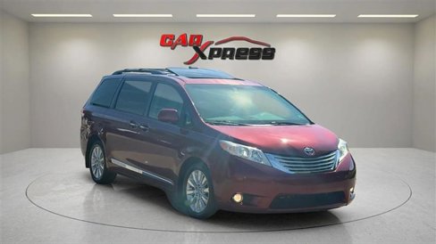 Used 2011 Toyota Sienna Limited image 4