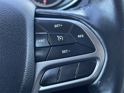 Used 2019 Jeep Cherokee Limited w/ Luxury Group image 22