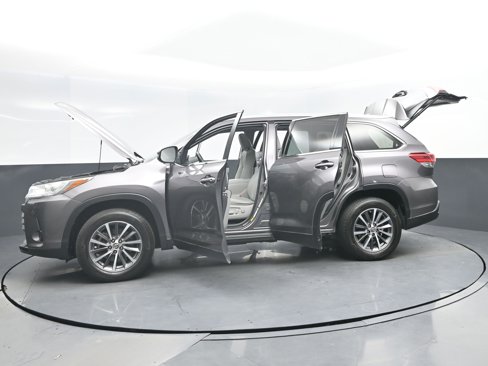 Used 2019 Toyota Highlander XLE image 20