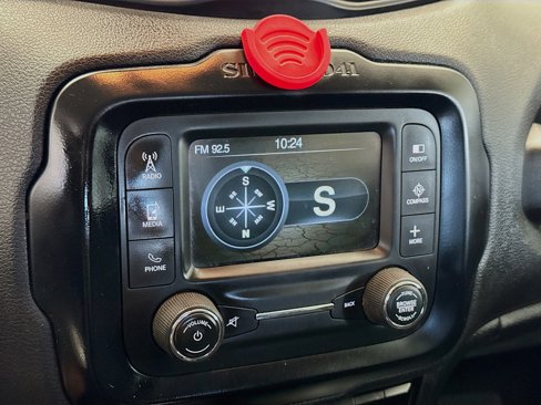 Used 2015 Jeep Renegade Latitude image 10