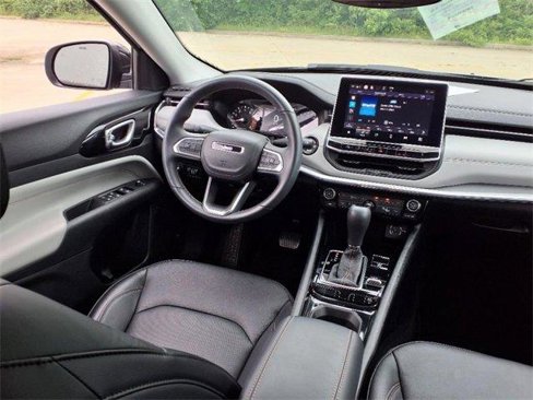Used 2022 Jeep Compass Limited image 11