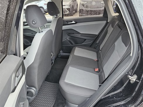 Certified 2022 Volkswagen Taos S image 6