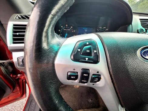Used 2014 Ford Explorer XLT image 13