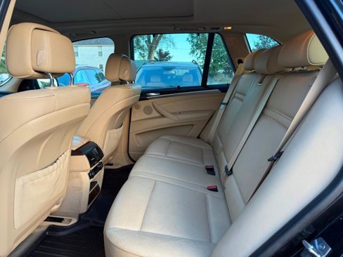 Used 2011 BMW X5 xDrive35d image 8