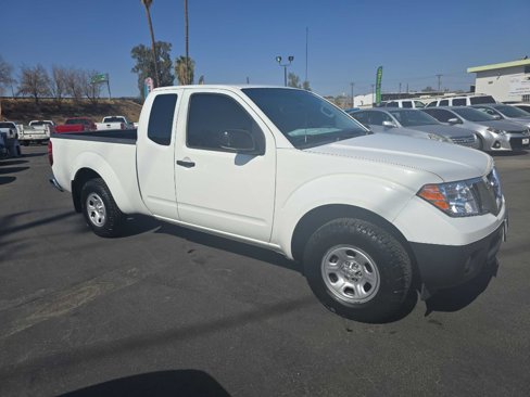 Used 2015 Nissan Frontier S image 1