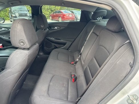 Used 2020 Chevrolet Malibu LT image 9