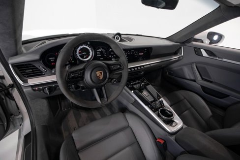 Used 2022 Porsche 911 Carrera image 5