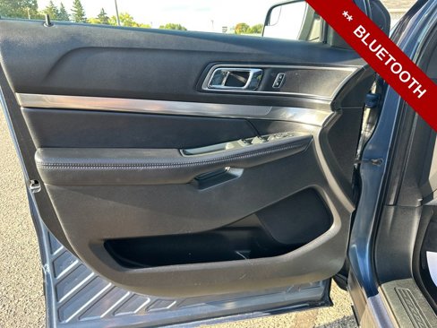 Used 2018 Ford Explorer XLT w/ Equipment Group 202A image 12