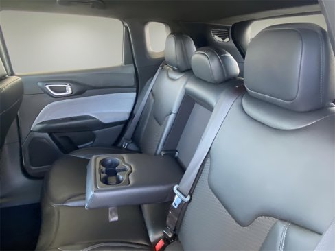 Certified 2024 Jeep Compass Latitude image 19