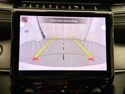 Used 2022 Jeep Grand Cherokee Limited image 15