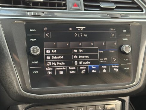 Used 2021 Volkswagen Tiguan SE R-Line image 9