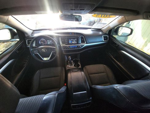 Used 2015 Toyota Highlander LE image 16