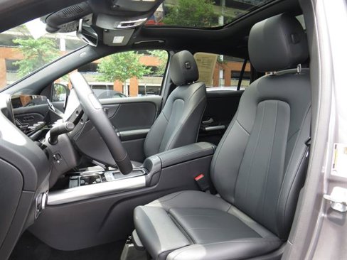Used 2025 Mercedes-Benz GLA 250 4MATIC image 19