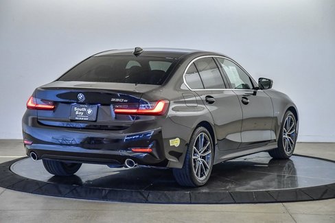 Certified 2022 BMW 330e w/ Premium Package image 4