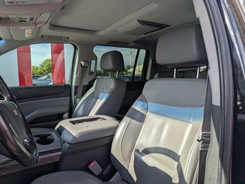 Used 2016 Chevrolet Suburban LT w/ Luxury Package image 6