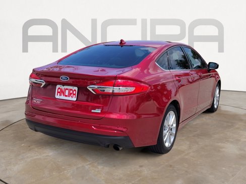 Used 2019 Ford Fusion SE image 13