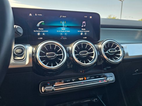 Used 2023 Mercedes-Benz GLB 250 4MATIC image 19