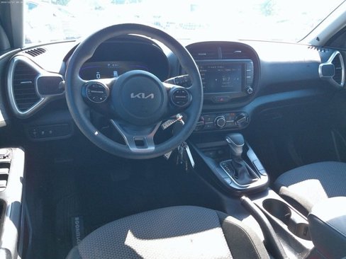 Used 2023 Kia Soul LX image 7