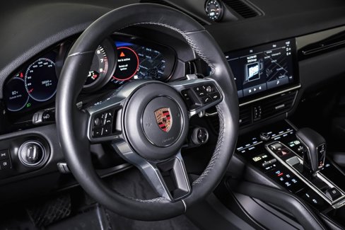 Certified 2022 Porsche Cayenne Coupe image 18