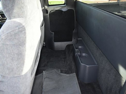 Used 2001 Chevrolet S10 Pickup LS w/ Preferred Equipment Group image 14