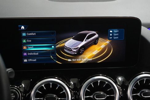 Certified 2025 Mercedes-Benz GLA 250 4MATIC image 24