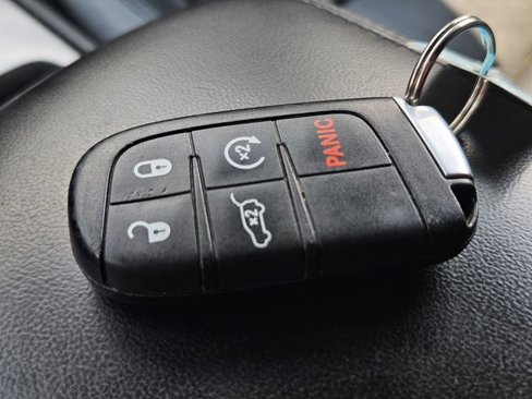Used 2019 Jeep Grand Cherokee Limited w/ Luxury Group II image 37