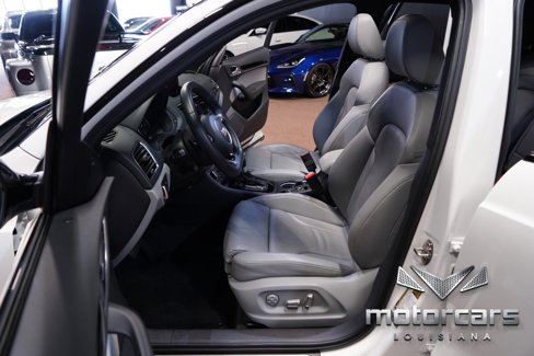 Used 2018 Audi Q3 2.0T Premium Plus w/ S Line Competition Package image 27