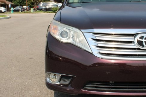 Used 2012 Toyota Avalon Limited image 45