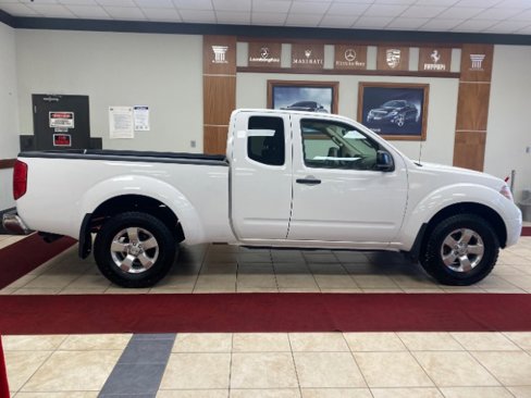 Used 2012 Nissan Frontier SV image 4