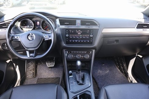 Used 2021 Volkswagen Tiguan SE R-Line image 15