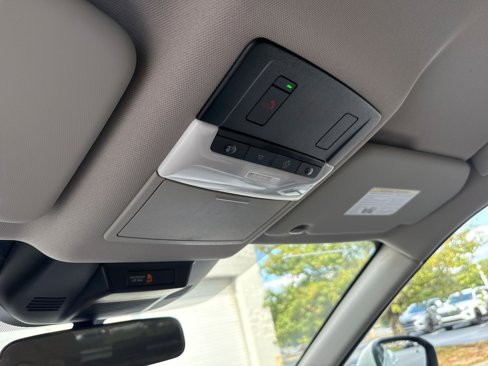 Used 2023 Nissan Rogue SV image 18