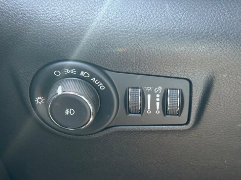 New 2025 Jeep Compass Latitude image 35