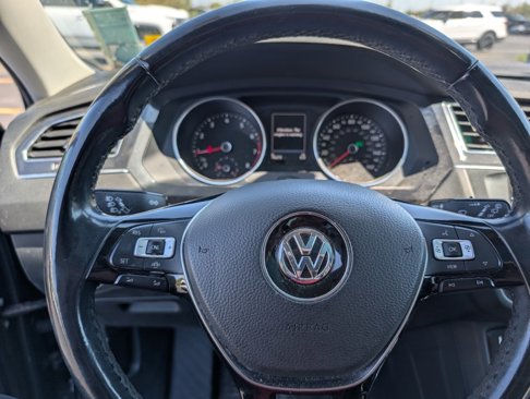 Used 2019 Volkswagen Tiguan SE w/ Panoramic Sunroof Package image 15