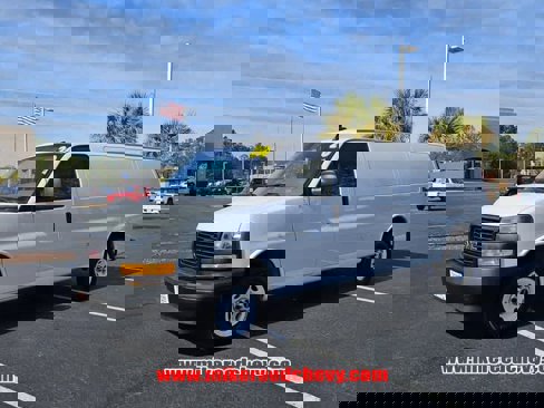 Used 2020 GMC Savana 2500 Extended w/ Driver Convenience Package image 3
