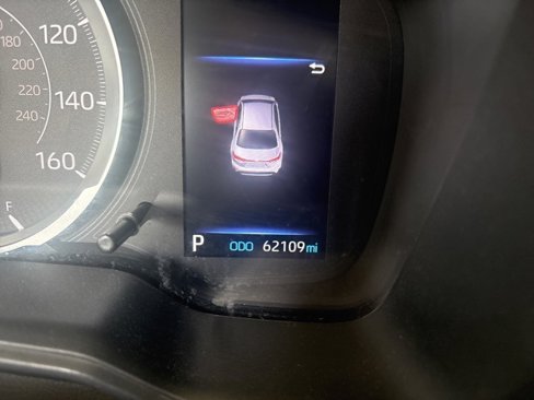 Used 2021 Toyota Corolla LE image 11