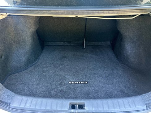 Used 2017 Nissan Sentra S image 11