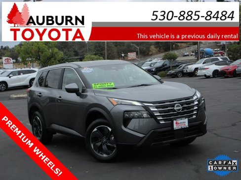 Used 2024 Nissan Rogue SV image 1