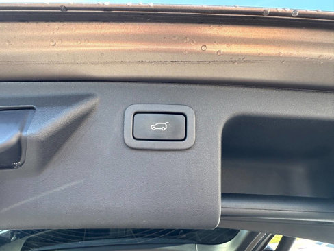 Used 2017 Land Rover Discovery Sport HSE image 10