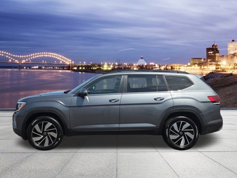 Used 2025 Volkswagen Atlas SE image 2