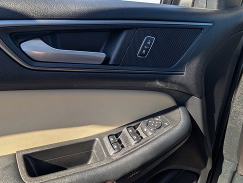 Certified 2020 Ford Edge SE image 18