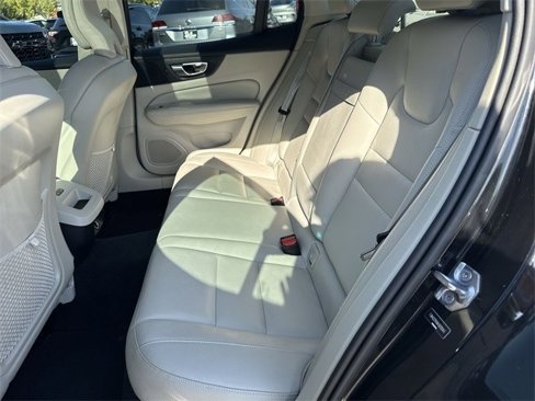 Used 2019 Volvo S60 T6 Momentum w/ Multimedia Package image 29
