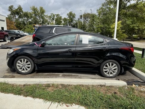 Used 2015 Hyundai Elantra SE w/ Option Group 03 image 2