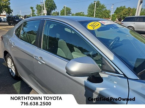 Used 2022 Toyota Camry LE image 23