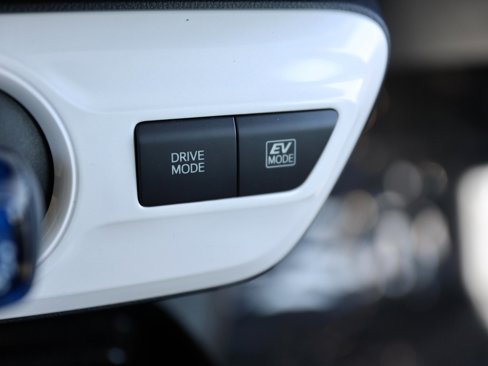 Used 2017 Toyota Prius Four image 27