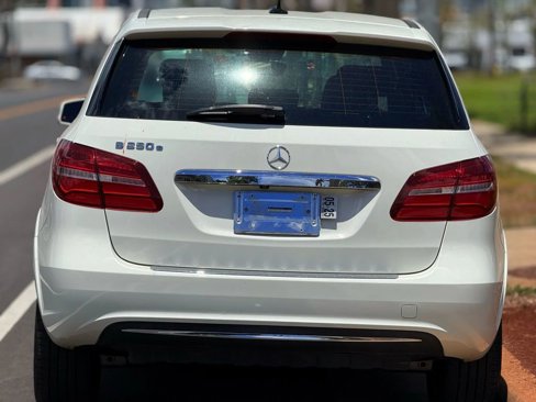 Used 2017 Mercedes-Benz B 250e image 4