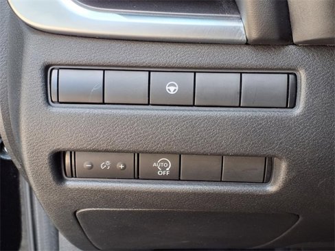 Used 2023 Nissan Rogue SV image 13