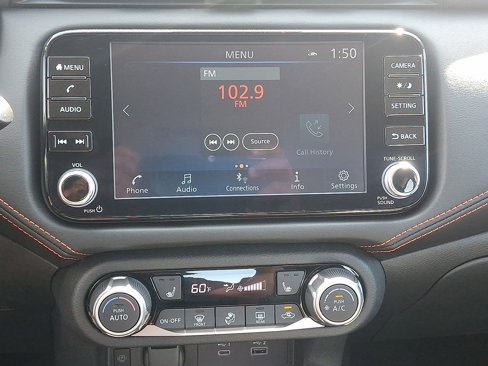 New 2025 Nissan Versa SR w/ Trunk Package image 16