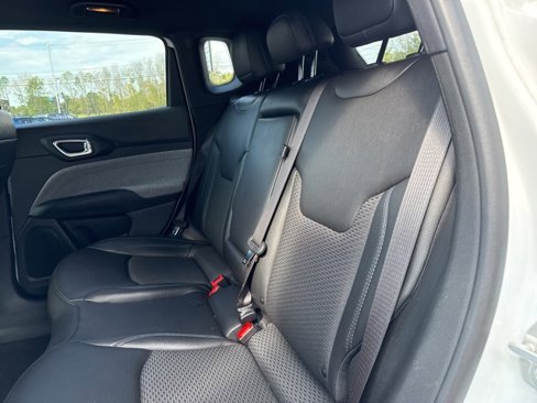 Used 2024 Jeep Compass Latitude image 22