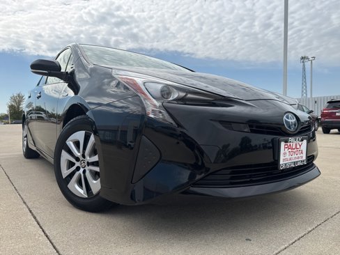 Certified 2017 Toyota Prius Two image 2