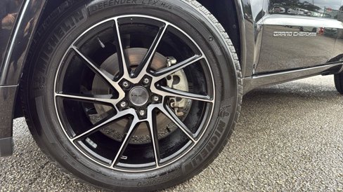 Used 2015 Jeep Grand Cherokee Overland image 9